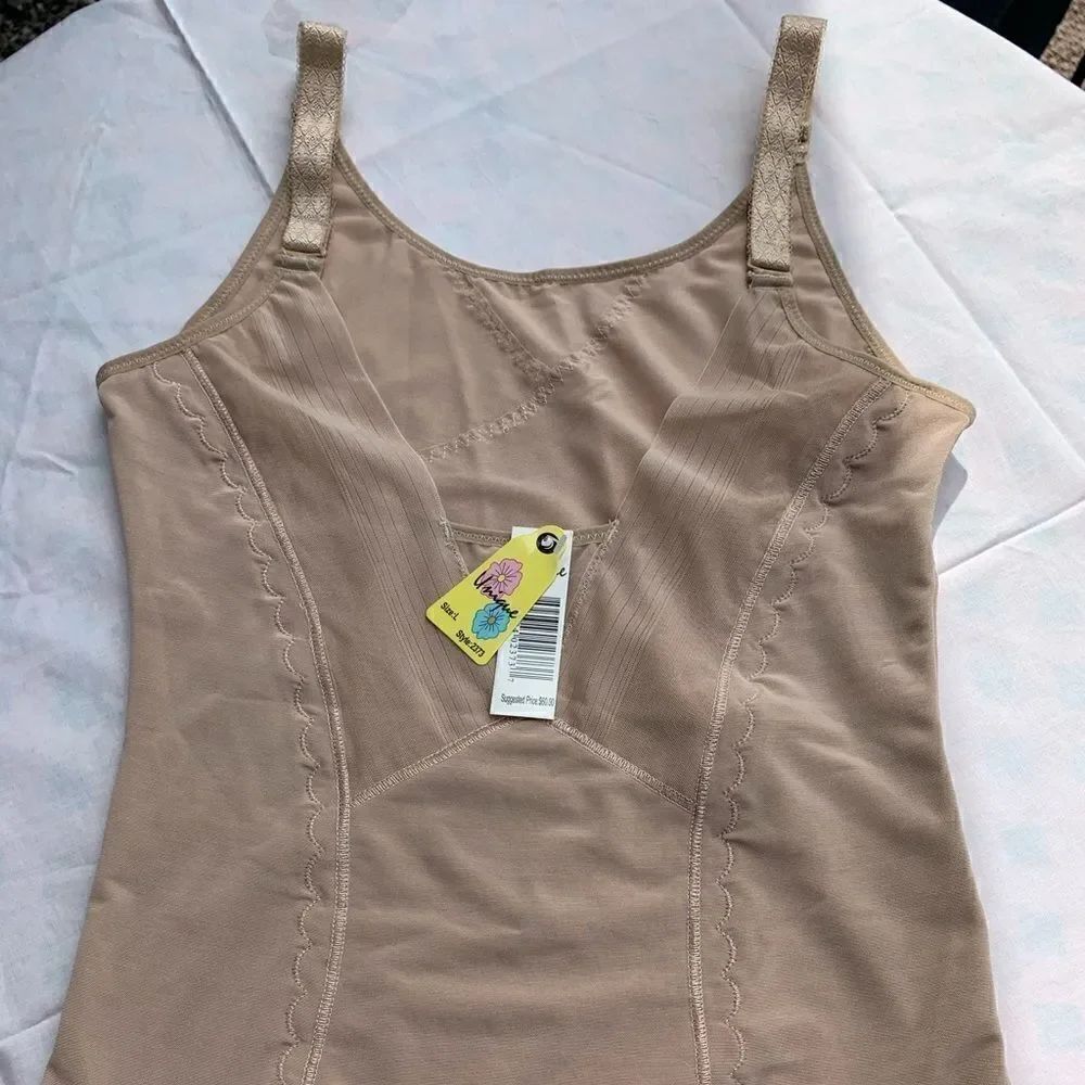 NWT Unique sliming under garment